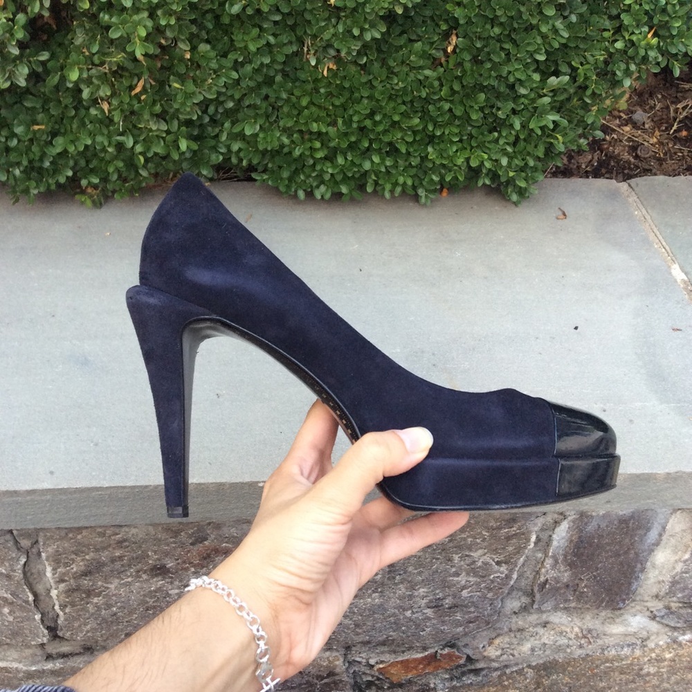 ⬇️$415 Chanel ‘Ledge’ Cap Toe Heels! - Picture 3 of 8